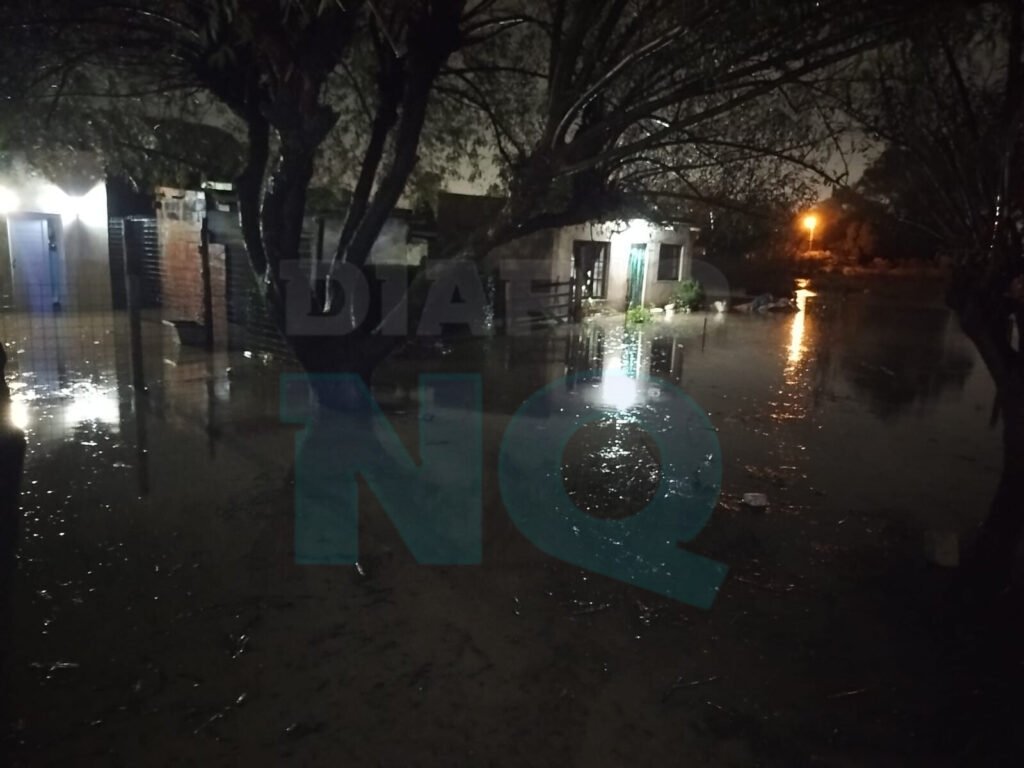Bomberos de Quequén asisten emergencias por lluvias