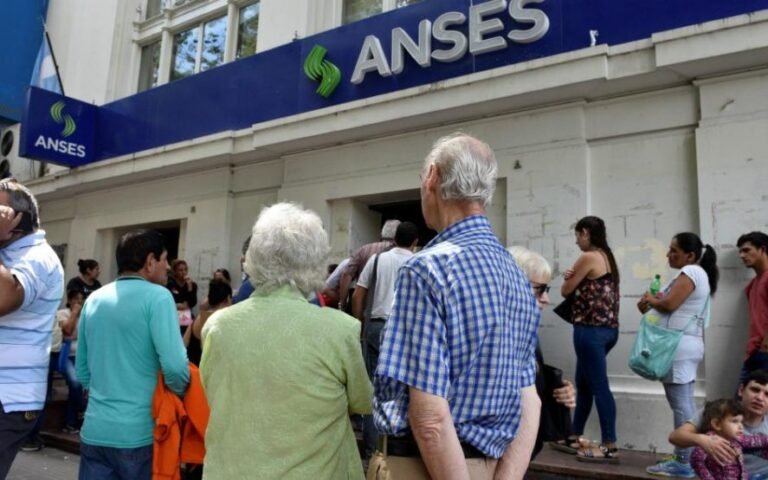 ANSES confirma pago de medio aguinaldo