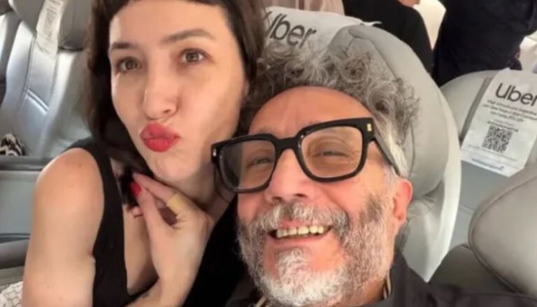 Fito Páez y Sofía Gala confirman su romance con un beso en vivo