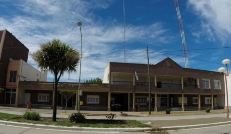 San Cayetano convocó una reunión por inundaciones y avanza con obras sobre la Ruta Nacional 228