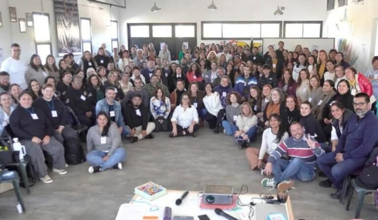Andrea Cáceres encabezó en Tandil una clínica regional de formación para trabajadores de dispositivos convivenciales