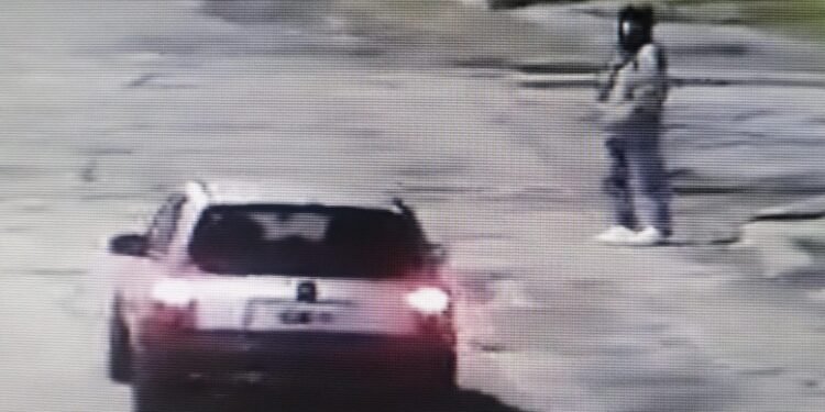 Un joven fue atropellado en avenida 75 y 72: el conductor se dio a la fuga y luego fue hallado