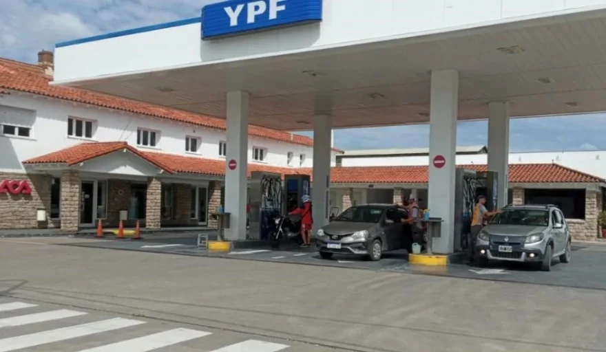 YPF ajusta precios de combustibles en 1%