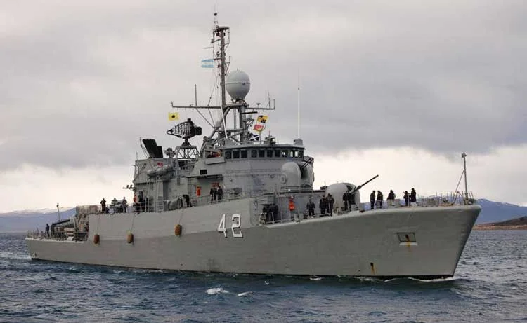 Corbeta ARA Rosales en Puerto Quequén