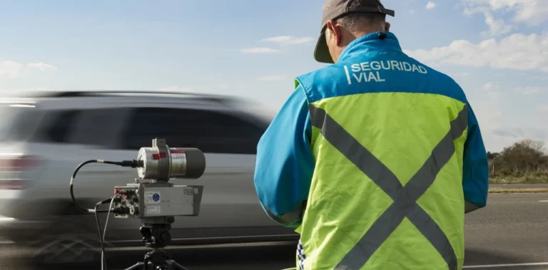 Argentina analiza implementar radares de velocidad promedio “punto a punto”, ya usados en Europa