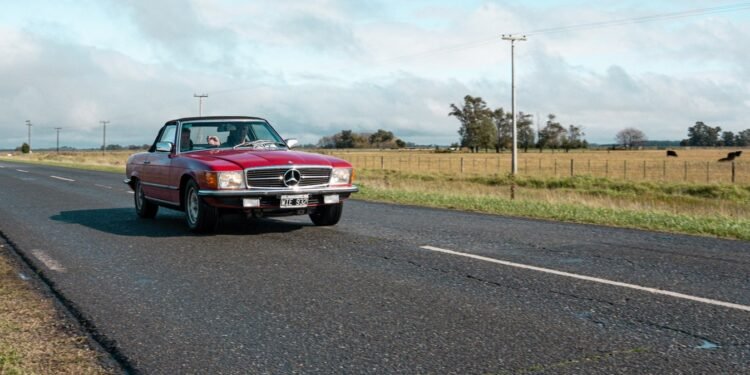 Autos clásicos Mercedes-Benz y la familia Fangio llegan a Necochea este domingo