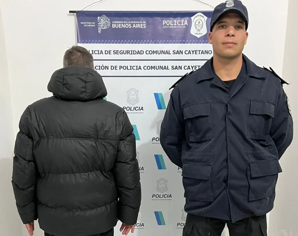 Detuvieron a un hombre ebrio que portaba una cuchilla en San Cayetano