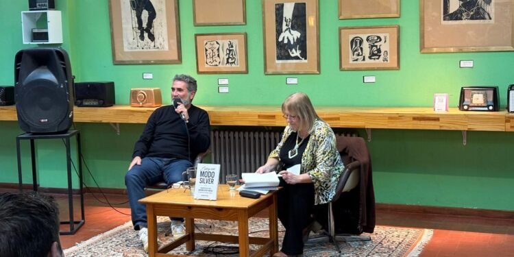 Presentación del libro “Estoy en Modo Silver” en Necochea