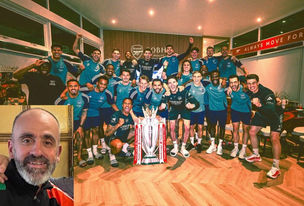 El necochense Germán Castaños celebra el título del Arsenal en la Premier League 2025/26
