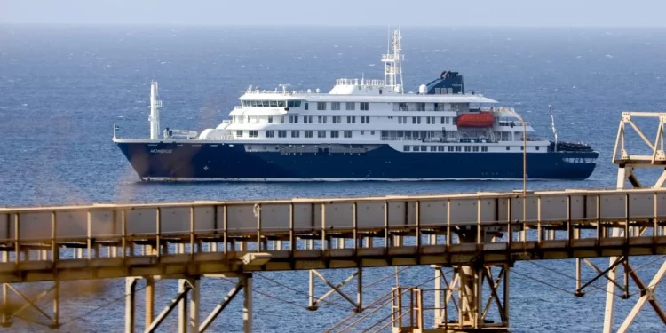 La OMS investiga un brote de Hantavirus en un crucero y apunta a contagios previos al embarque en Argentina