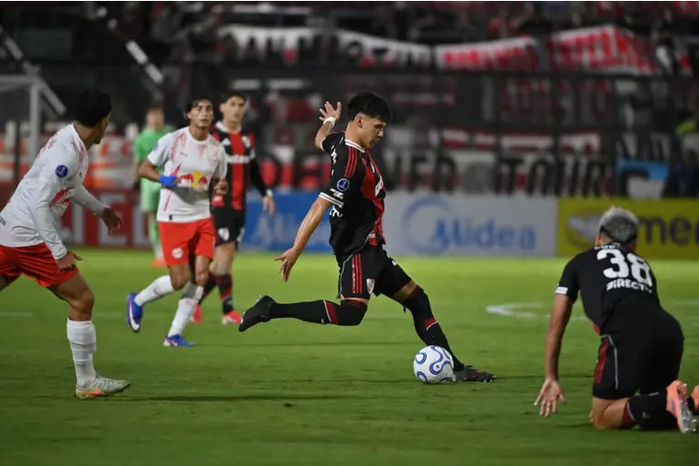 River enfrenta a Bragantino en el Monumental con la clasificación a octavos de la Sudamericana en juego