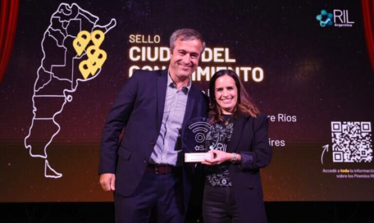 Lobería recibió el Sello RIL como “Ciudad del Conocimiento” en ceremonia realizada en Rosario