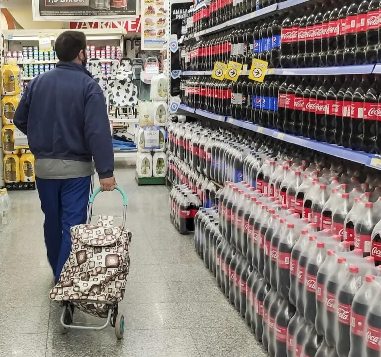 La inflación de mayo se desacelera al 2,1% y acumula un 33,2% en 12 meses