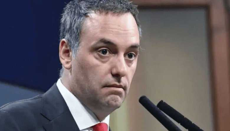 Incertidumbre en el círculo íntimo de Milei tras la renuncia de Adorni