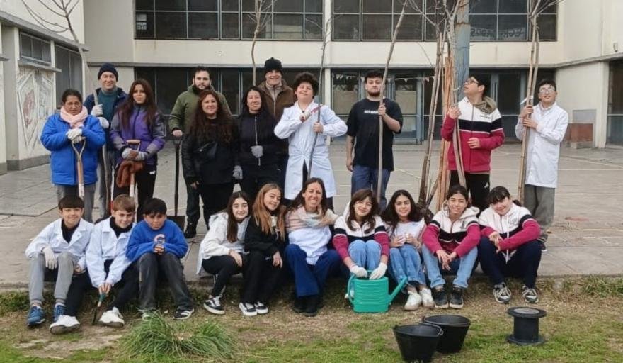 Apadriná tu árbol: la iniciativa que busca dejar una huella verde en Quequén