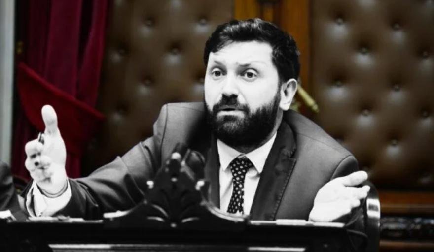 UCR de Necochea respalda a Pablo Juliano tras la falta de quórum en la interpelación a Adorni
