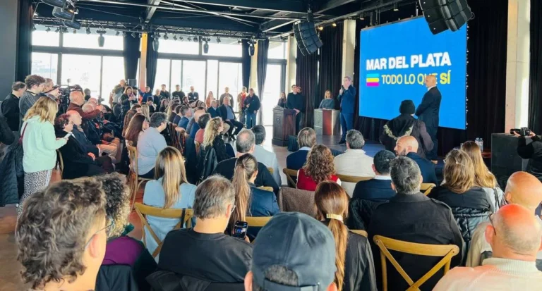 Necochea en Encuentro de Empresas Aerocomerciales