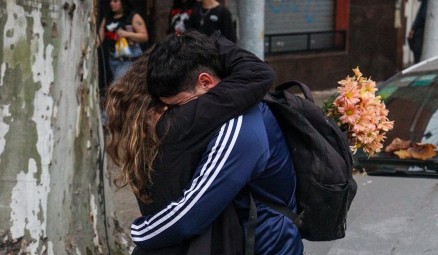 Miles de personas despiden al Indio Solari en Avellaneda: una manifestación popular sin igual