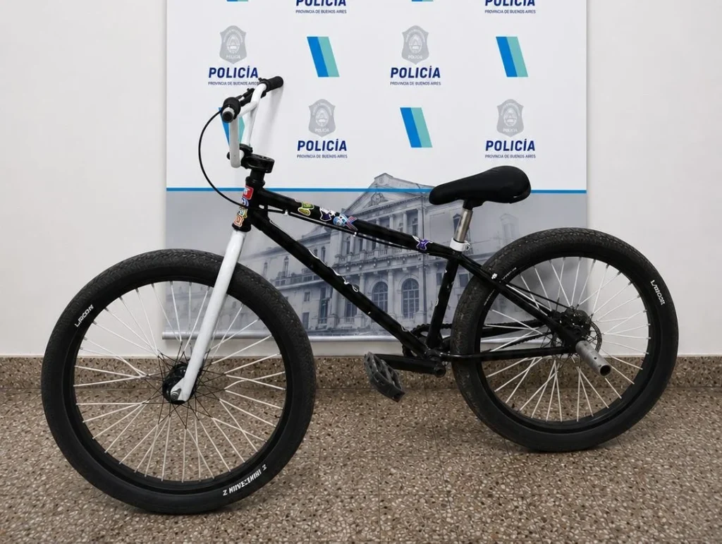Allanan casa en Necochea y recuperan bicicleta robada