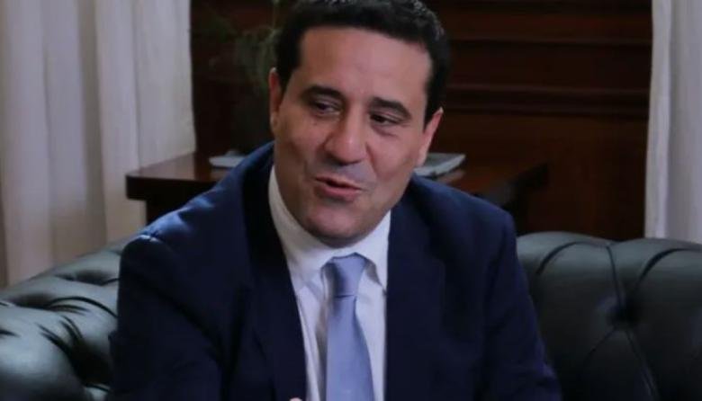 La crisis de Adorni paraliza el Parlamento: Abad pide su renuncia