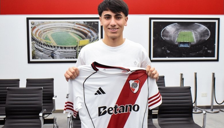 Lucas Silva Firma Contrato con River