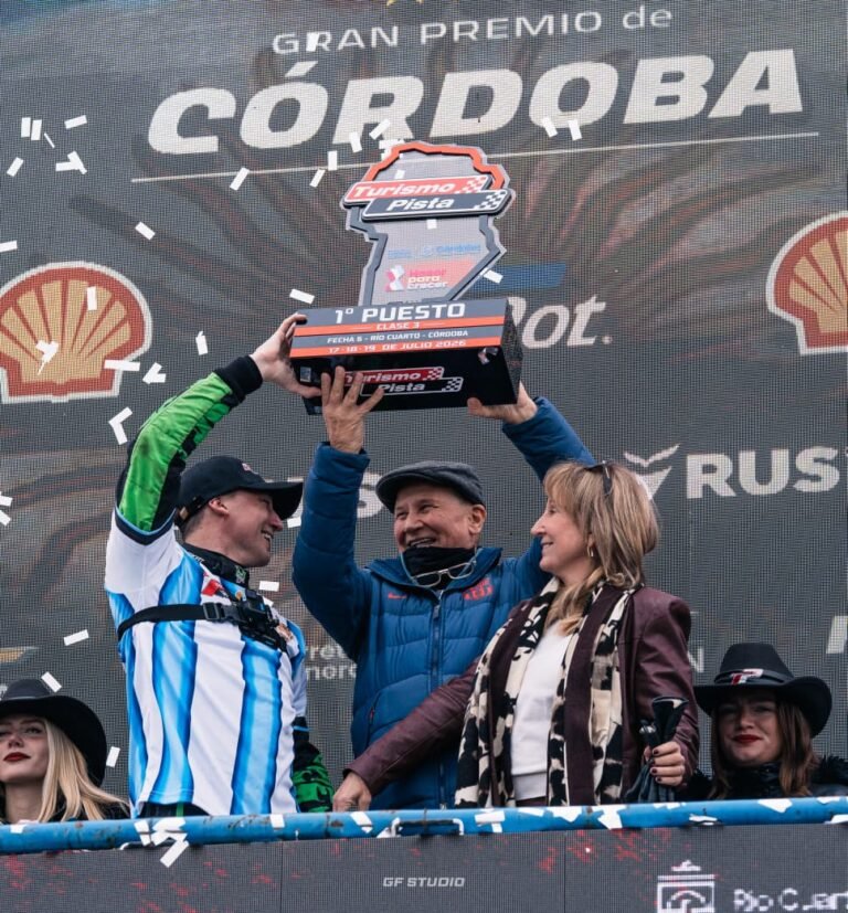 Franco De Benedictis se corona en Córdoba: el necochense ganó su primera victoria en el Turismo Pista Clase 3