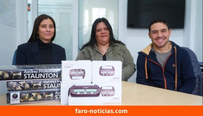 La Escuela Municipal de Ajedrez incorpora equipamiento profesional