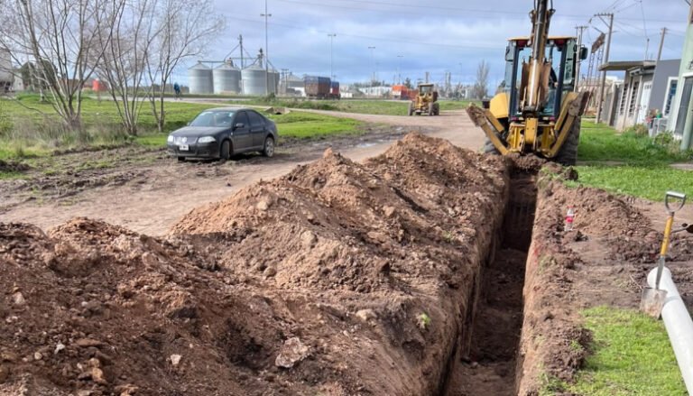 Ampliación de la red cloacal en Necochea y Quequén: Obras Sanitarias avanza en infraestructura sanitaria