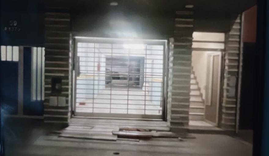 Una alarma frustró un robo en avenida 59: interceptaron a siete adolescentes e investigan otros hechos