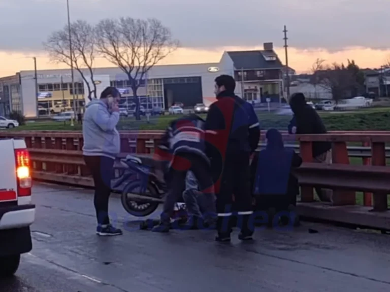 Choque entre motos en Puente Dardo Rocha