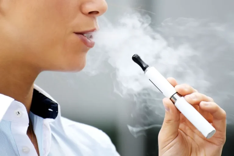 Advertencias obligatorias en envases y publicidad de productos de tabaco y nicotina
