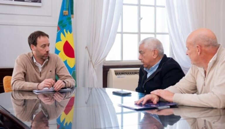 Aguinaldos en San Pedro: un adelanto de la Provincia evita conflictos laborales