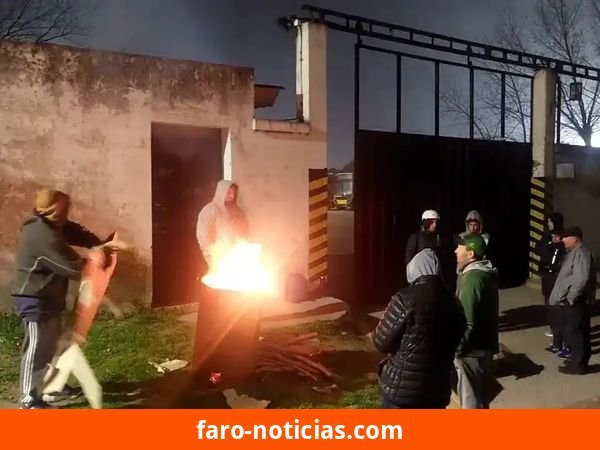 Choferes de Colectivos de Necochea Denuncian Cierre de Empresa