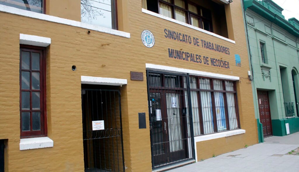 Acuerdo de municipales por salarios: aumento del 3% hasta octubre y del 8% en enero