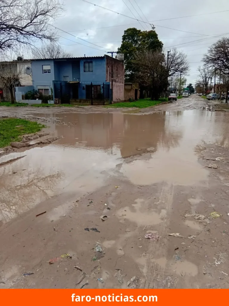 Vecinos de 104 y 65 reclaman por el abandono de las calles