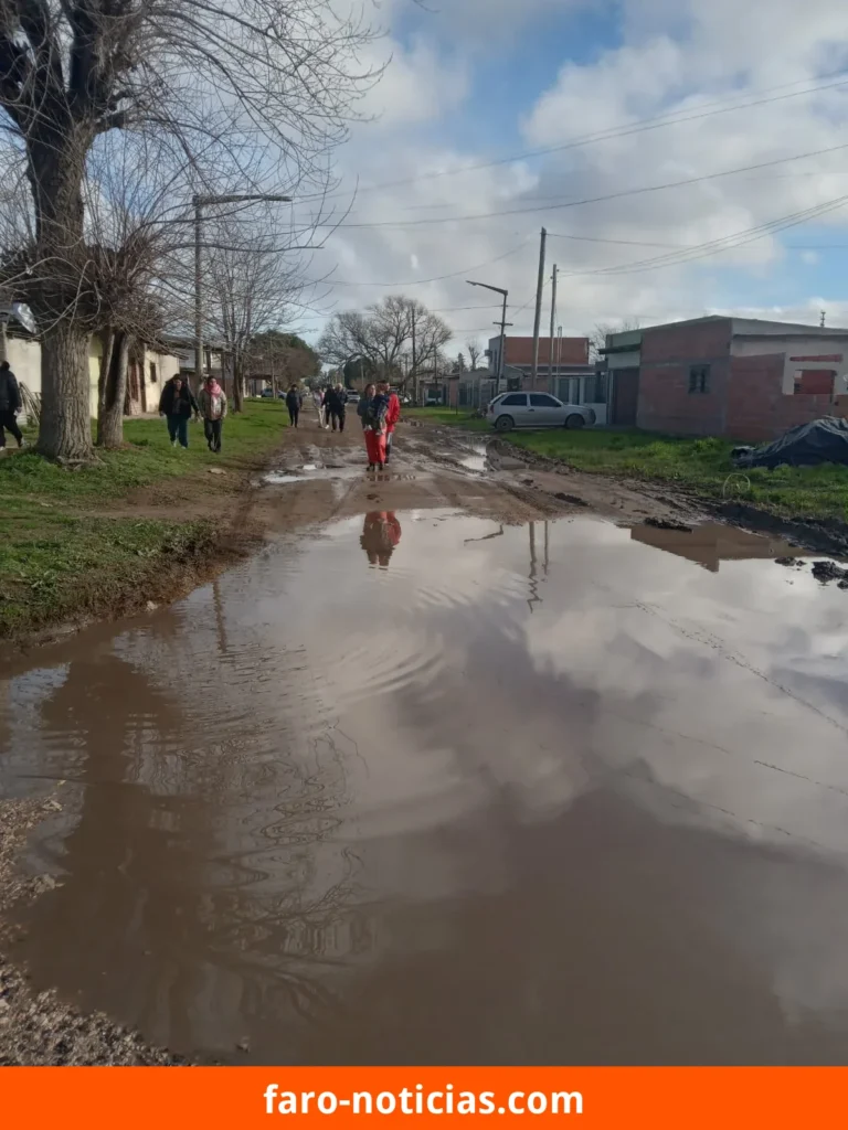 Vecinos del Barrio FONAVI reclaman