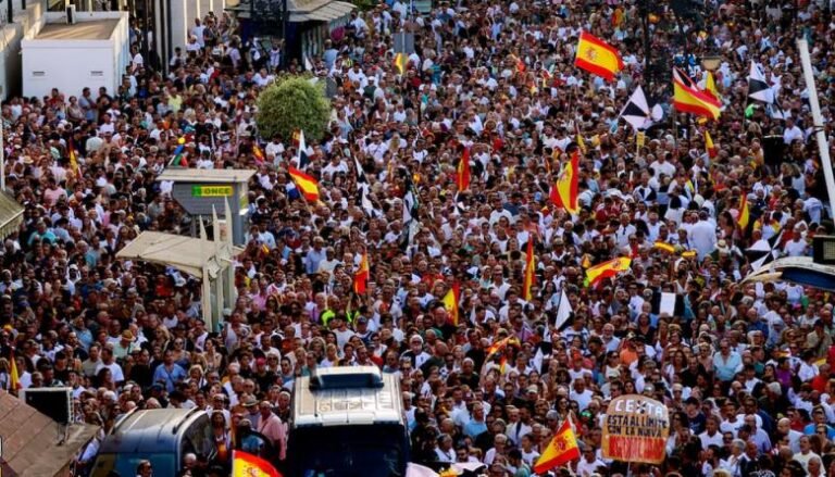 Ceuta se manifiesta contra la crisis migratoria