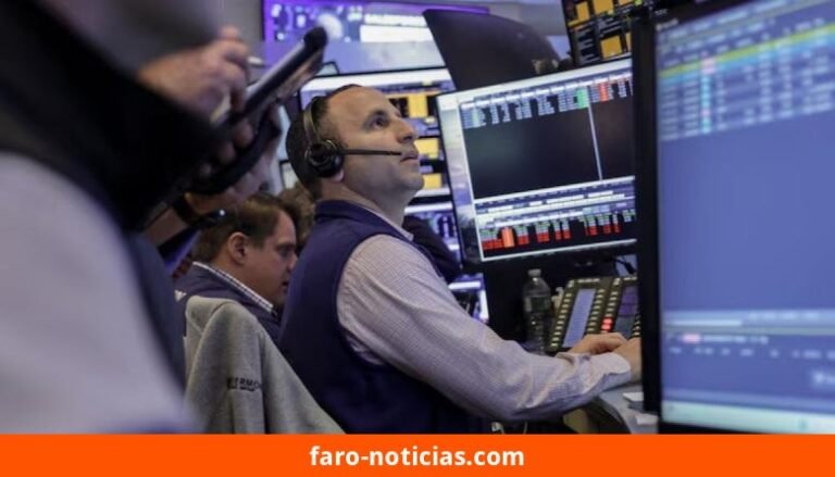Suben los bonos argentinos y el riesgo país cae 5%, detrás del rebote de Wall Street