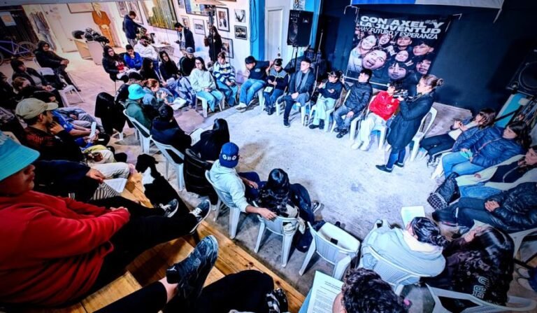 Jóvenes de Necochea y Quequén dialogan con la Provincia sobre su futuro