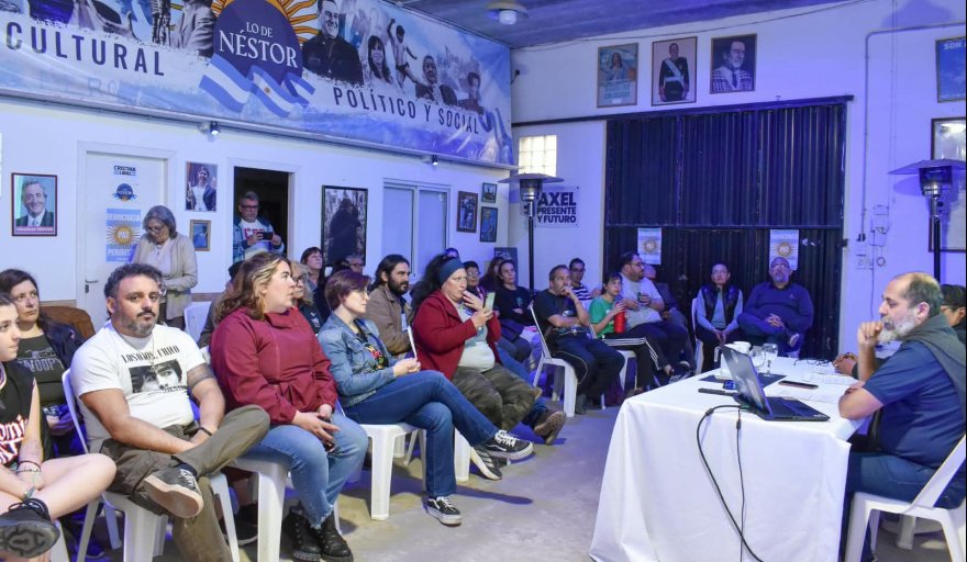 Lo de Néstor: debate sobre ultraderecha y economía popular en Necochea