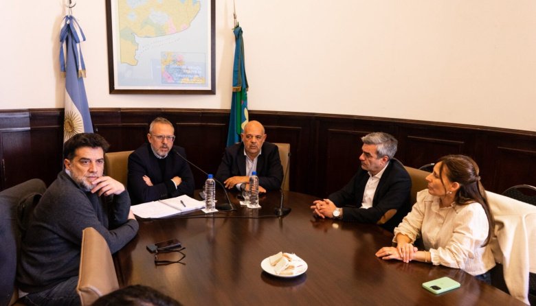 Senadores de La Libertad Avanza impulsan proyecto de transparencia activa en la provincia de Buenos Aires