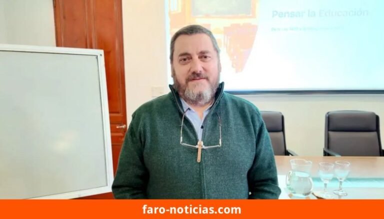 Encuentro en Necochea aborda la evolución de la educación desde la Ley 1420 hasta la inteligencia artificial