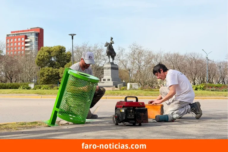 Renovación de 50 cestos papeleros en microcentro y Plaza Dardo Rocha