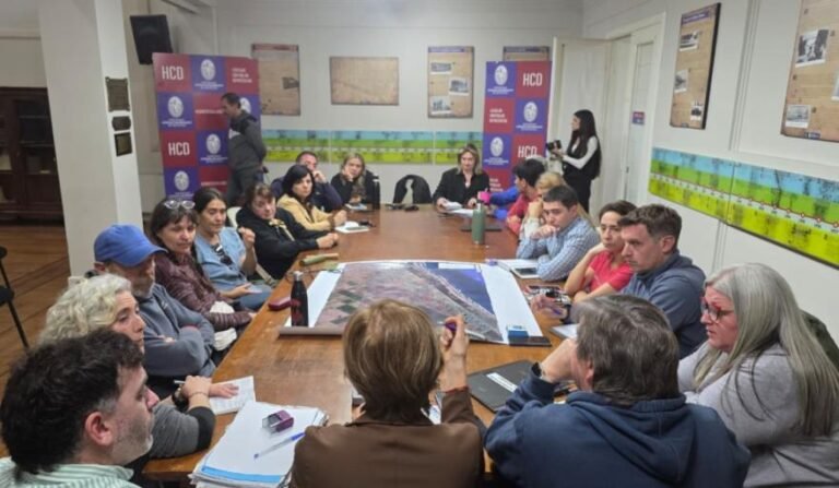 Vecinos de Villa Florida y Villa del Deportista exigen un plan B de mitigación tras las inundaciones de mayo