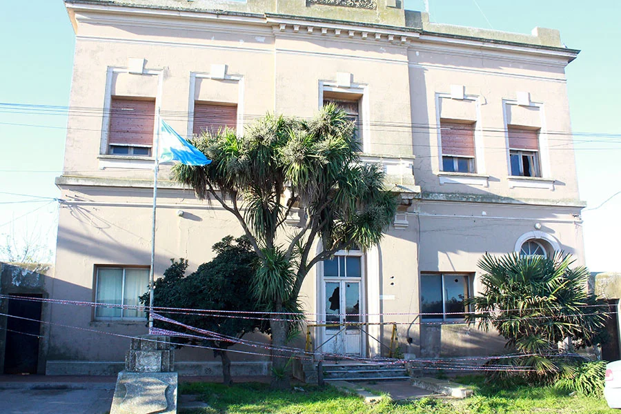 Agresión con hacha a vivienda policial en Quequén culmina en detención del agresor