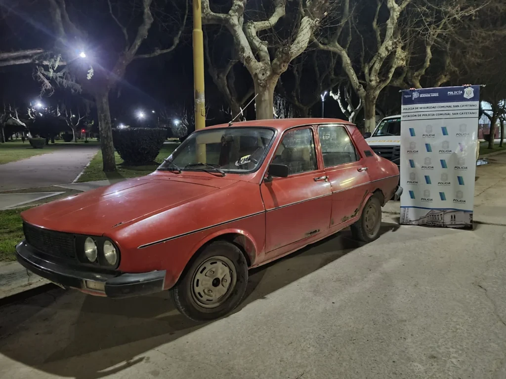 Detención de Renault 12 por alcoholemia positiva en San Cayetano