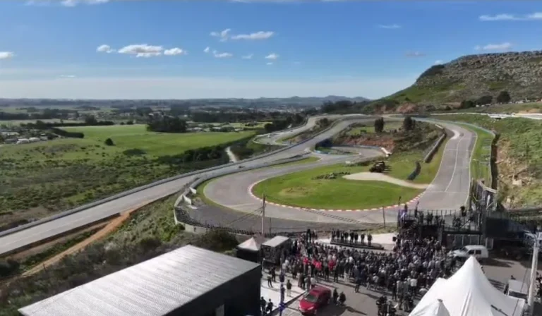 Inauguración del Autódromo Juan Manuel Fangio en Balcarce tras tres años de obras