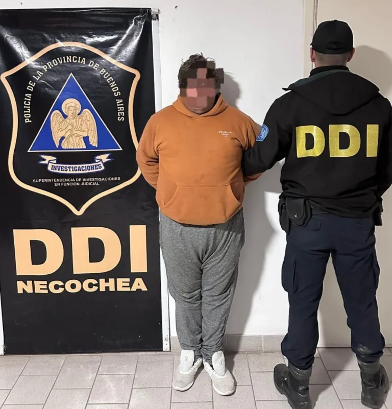 DDI Necochea ejecuta allanamiento por amenazas y grooming; se incautan dispositivos y arma de fuego