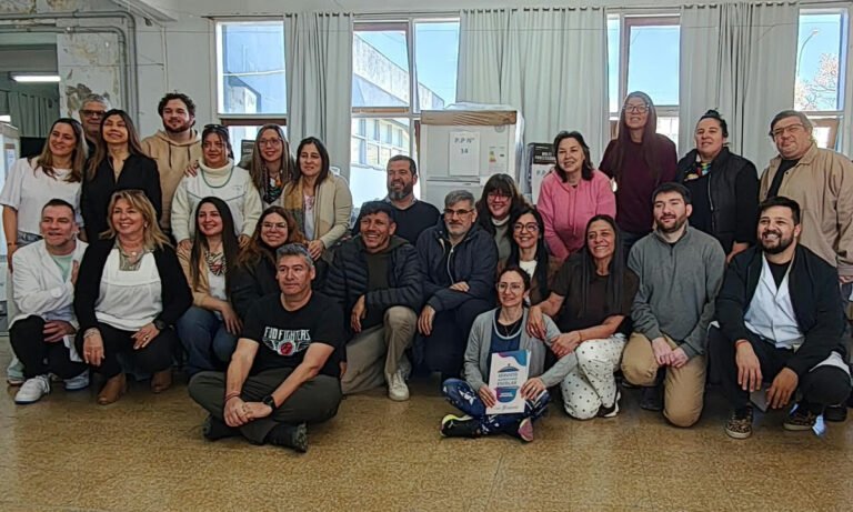 Provincia entrega equipamiento a 16 escuelas de Necochea