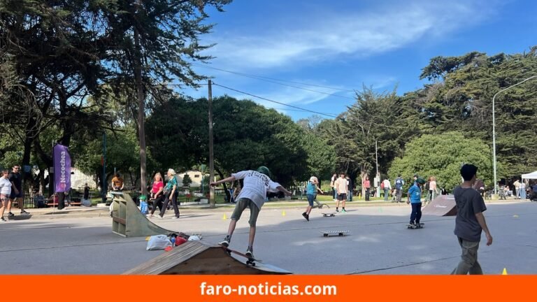 El Día de la Primavera y del Estudiante se celebró con buen clima en el Parque Miguel Lillo